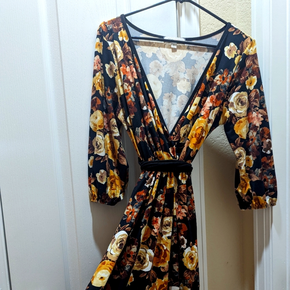 Beautiful fall floral maxi dress
